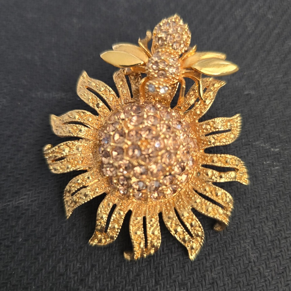 St John Gold Tone Rhinestone Bee Sunflower Brooch Pin Vintage Style